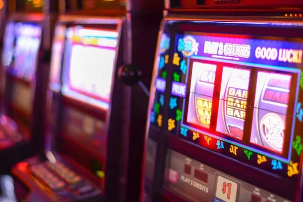 Dashboard showing live games, account balance, and recent transactions